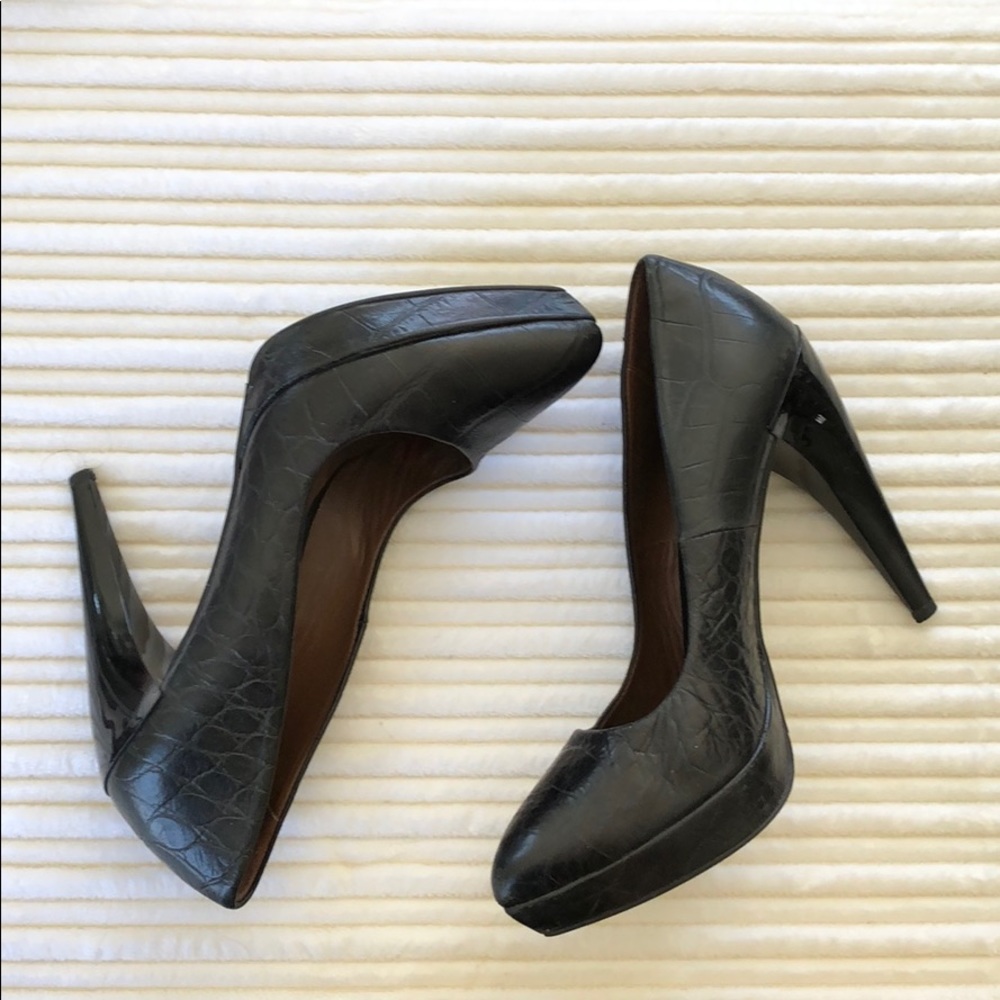 Zara pumps size38(European) black genuine leather